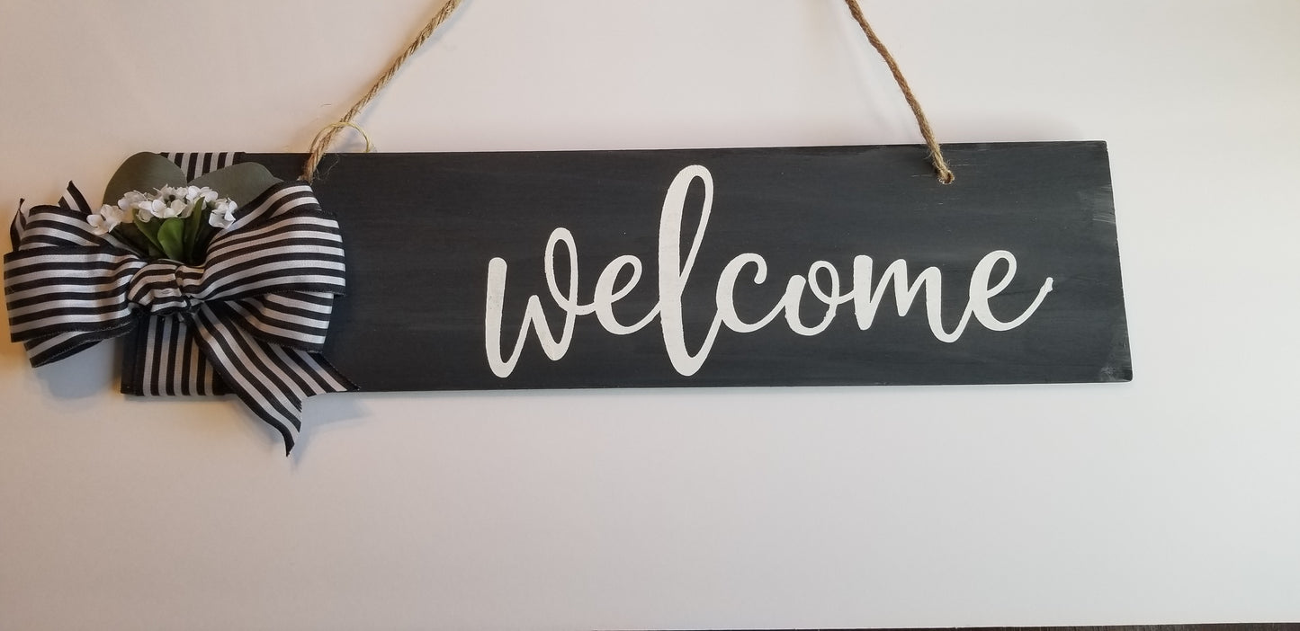 Black and White Welcome Sign
